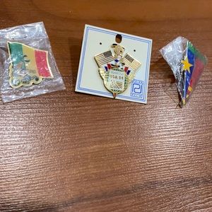 New, 3 pin set World Cup 1994 in U.S.A.